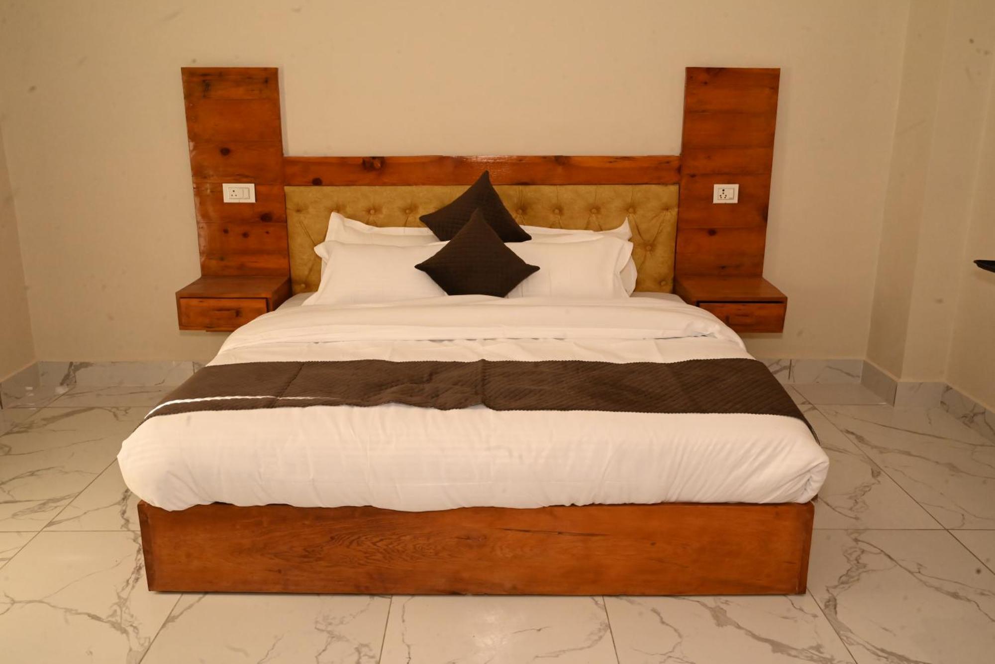 Himalayan Hill Top Resort Kanatal Εξωτερικό φωτογραφία