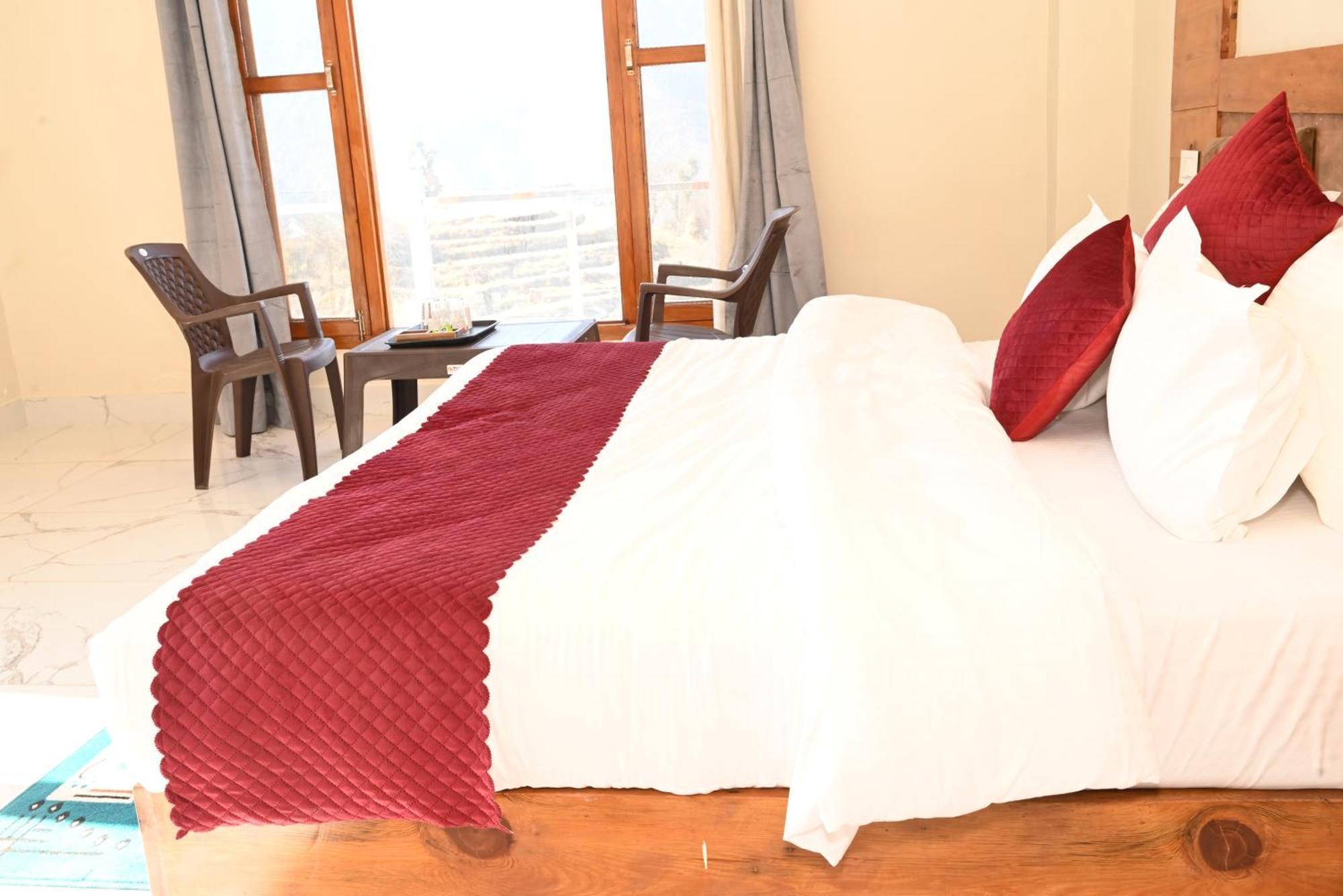 Himalayan Hill Top Resort Kanatal Εξωτερικό φωτογραφία