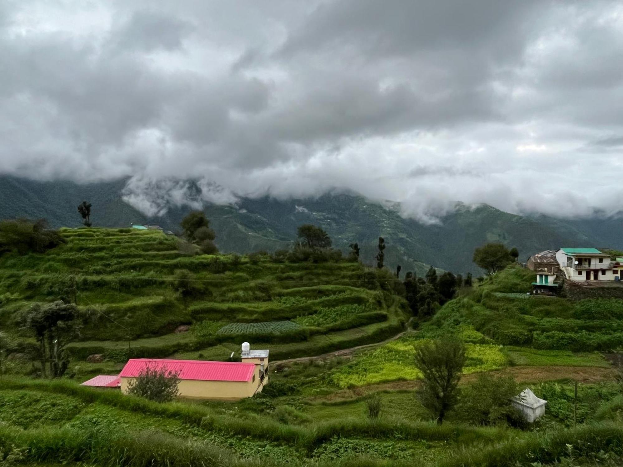 Himalayan Hill Top Resort Kanatal Εξωτερικό φωτογραφία