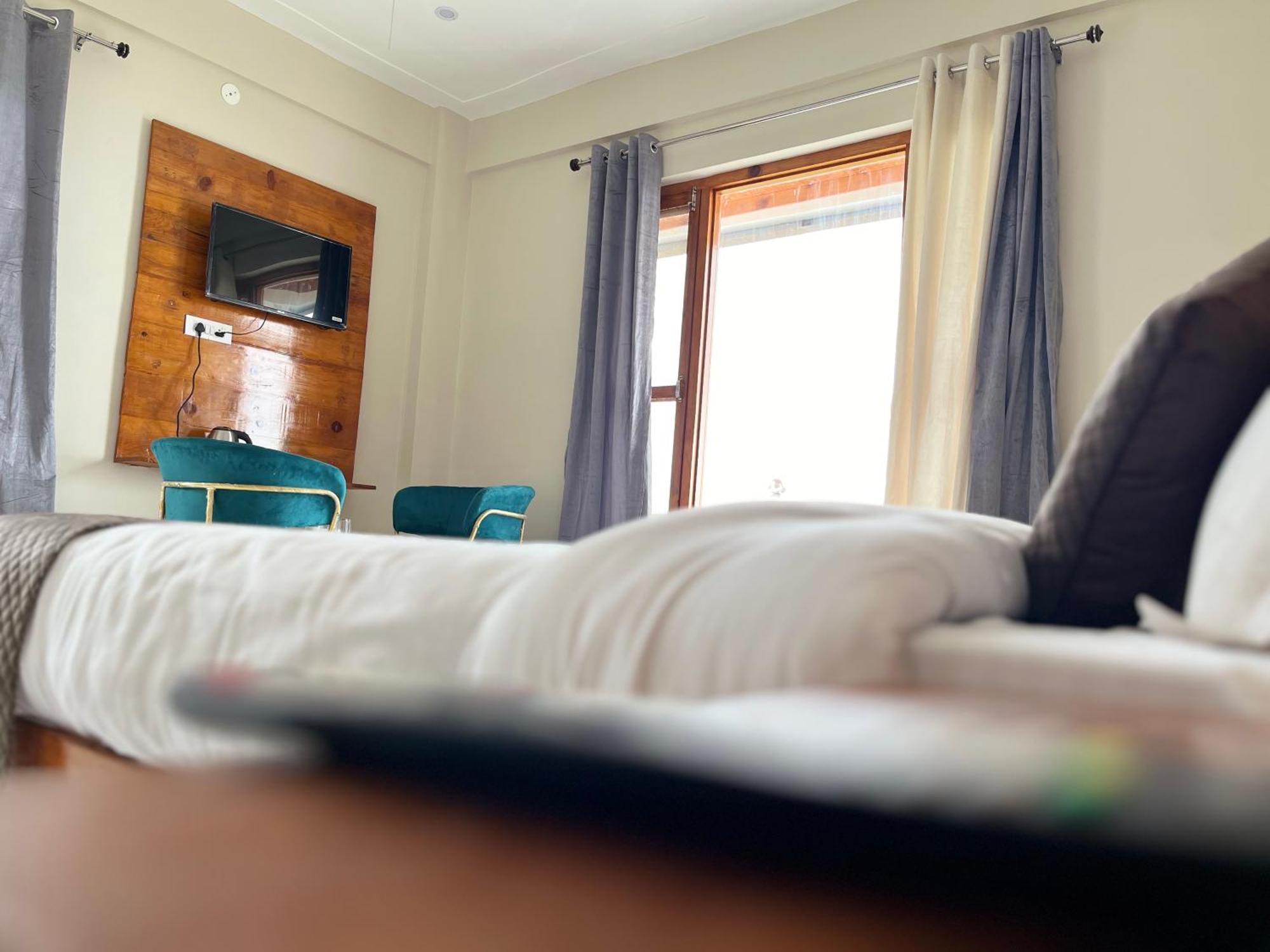 Himalayan Hill Top Resort Kanatal Εξωτερικό φωτογραφία