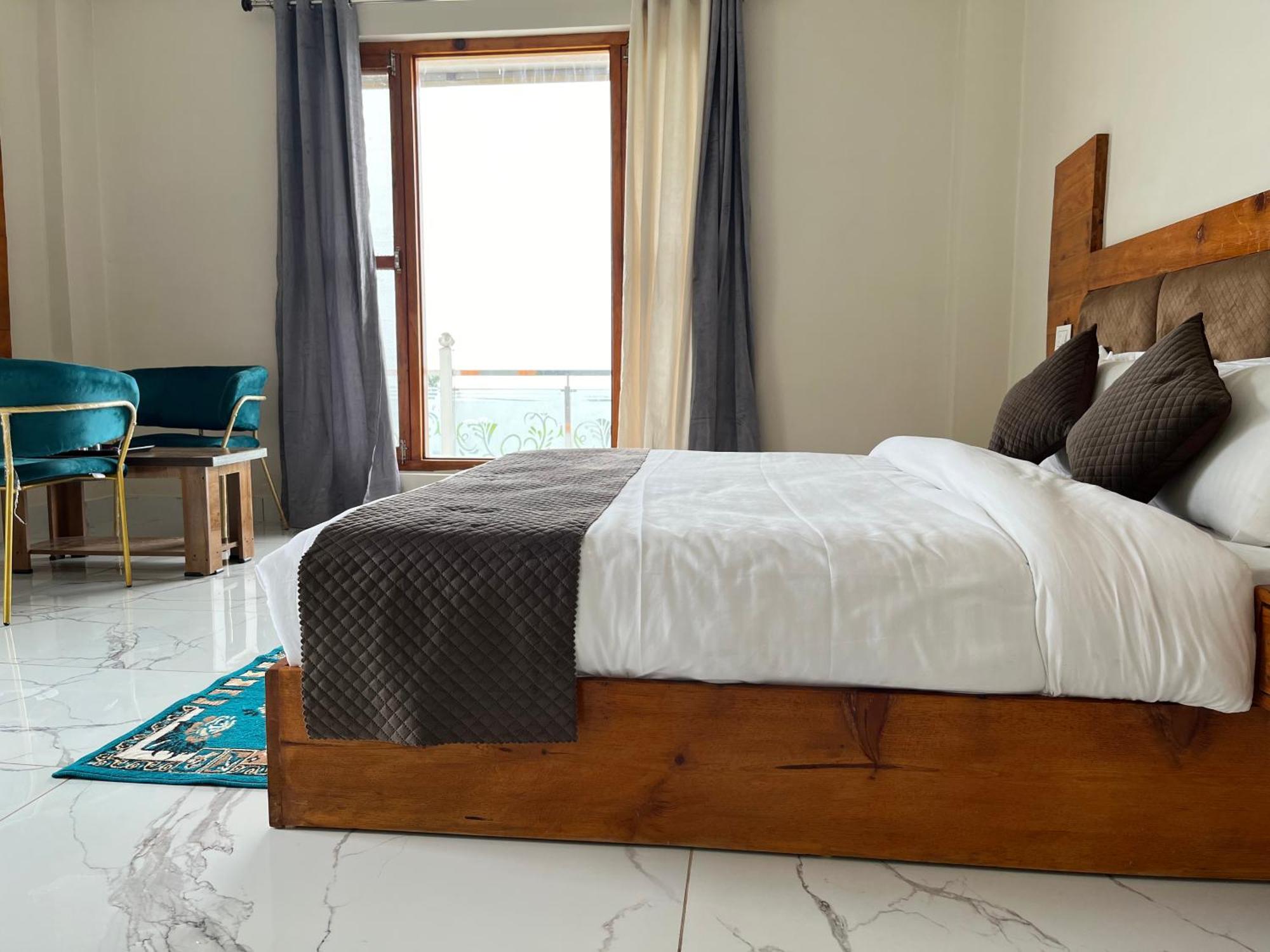 Himalayan Hill Top Resort Kanatal Εξωτερικό φωτογραφία
