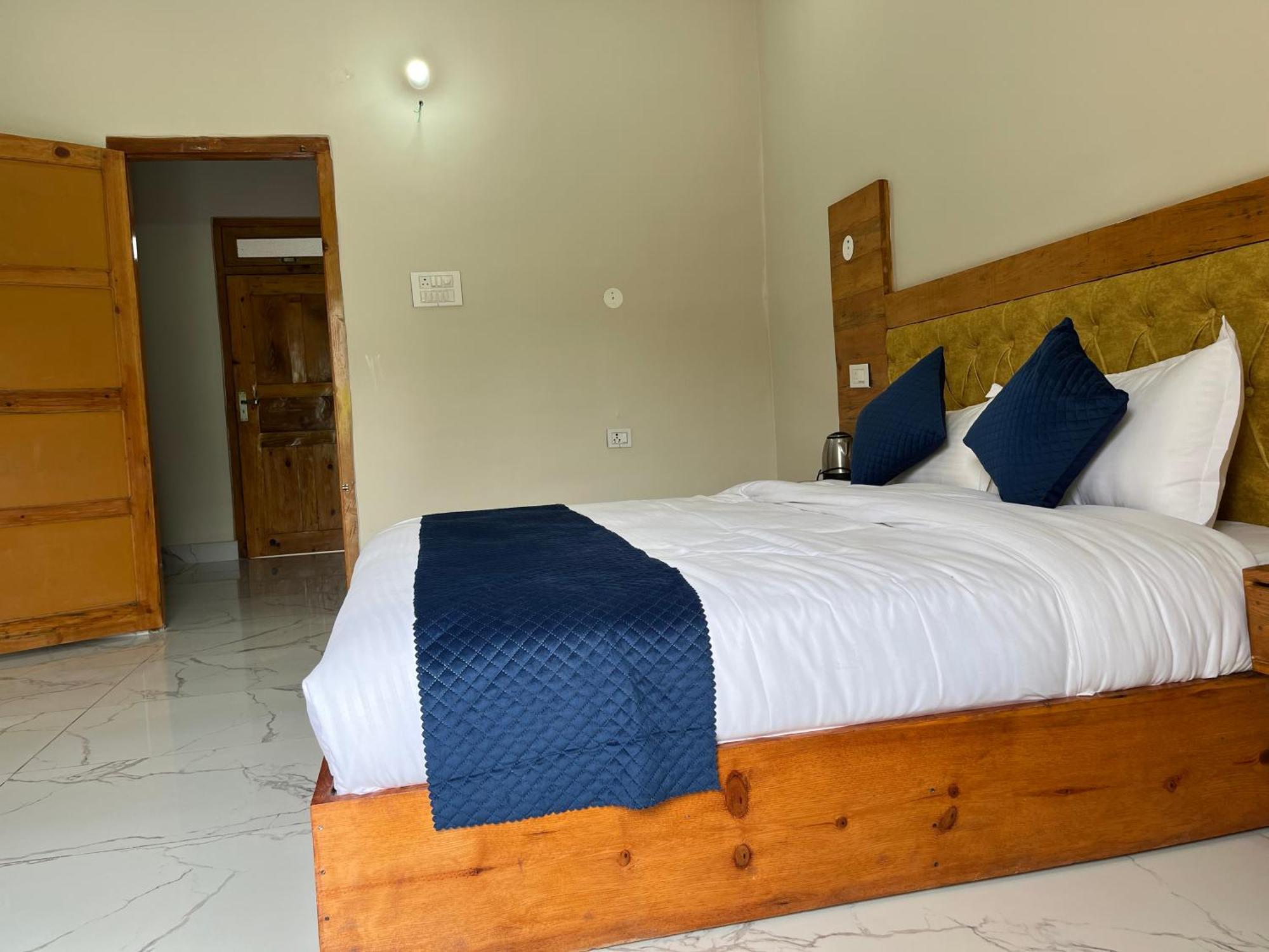 Himalayan Hill Top Resort Kanatal Εξωτερικό φωτογραφία